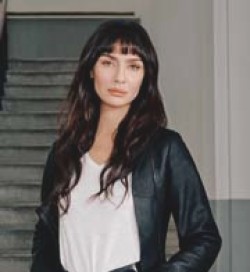 BİRCE AKALAY