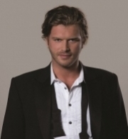 Kıvanç Tatlıtuğ